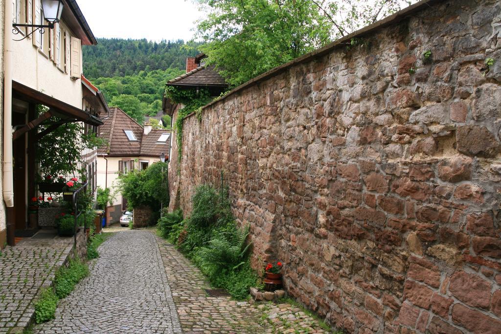 Zentrales Altbauapartment In Gernsbach Bei Baden-Baden Exterior foto